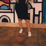 البت بتسيب بزازها تبان كاملة وبتحط إيدها على بطنها